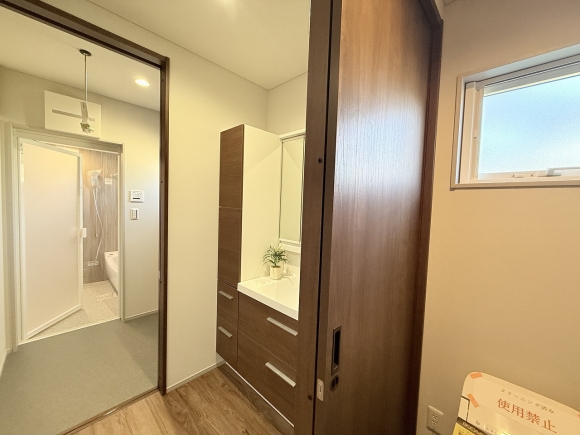 洗う・干す・しまうが、ひと続き。暮らしやすさで選ばれている水回り動線です。