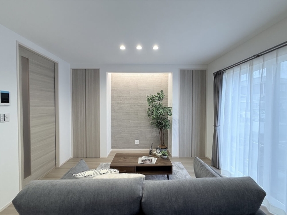 横並びのキッチンとダイニング。配膳もスムーズで、毎日の家事がもっと快適に。